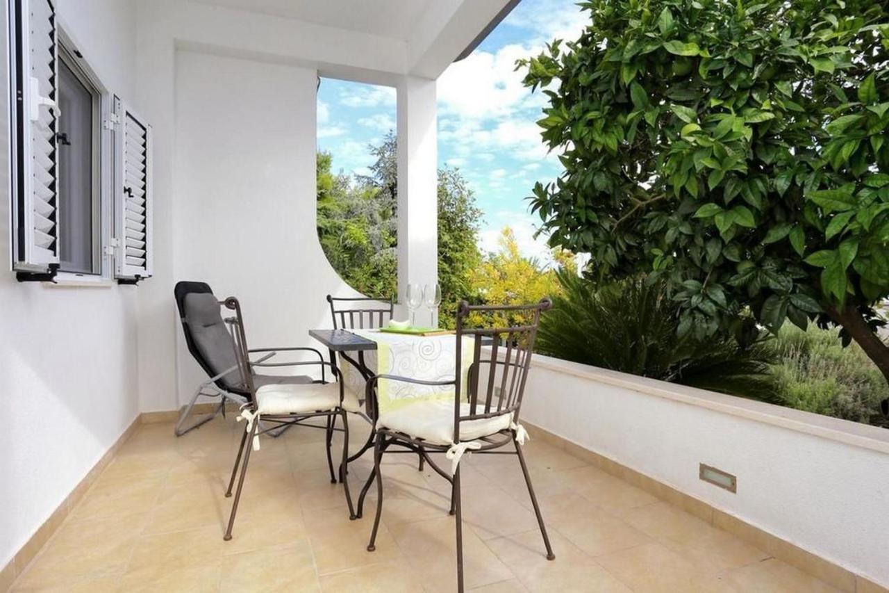 Apartments Frano Seget Vranjica Exterior photo